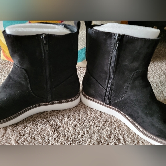 Universal Thread Ankle Boots - Picture 3 of 5